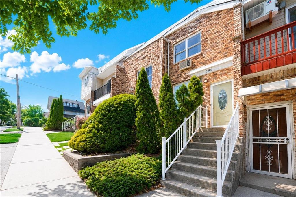 161 Saint Johns Ave